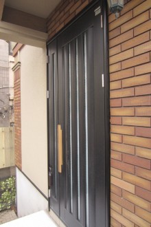 玄関ドアリフォームで気分も一新 玄関ドアリフォームで気分も一新